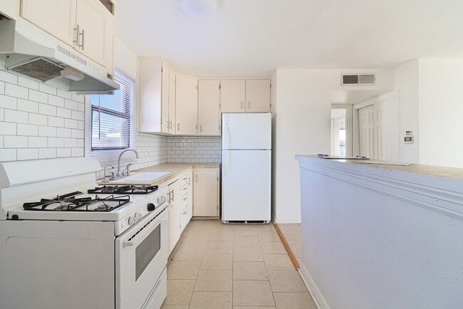 Building Photo - 1807 Doran Dr