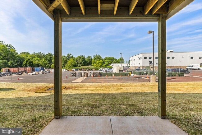 Building Photo - 402 SADIE Ave