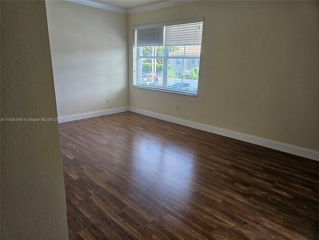 Building Photo - 12611 SW 54th Ct