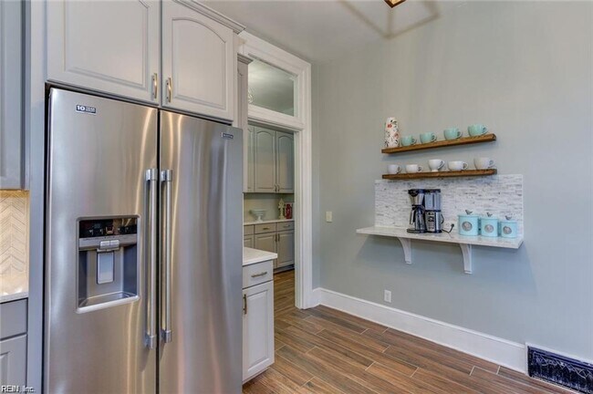 Building Photo - 632 Redgate Ave