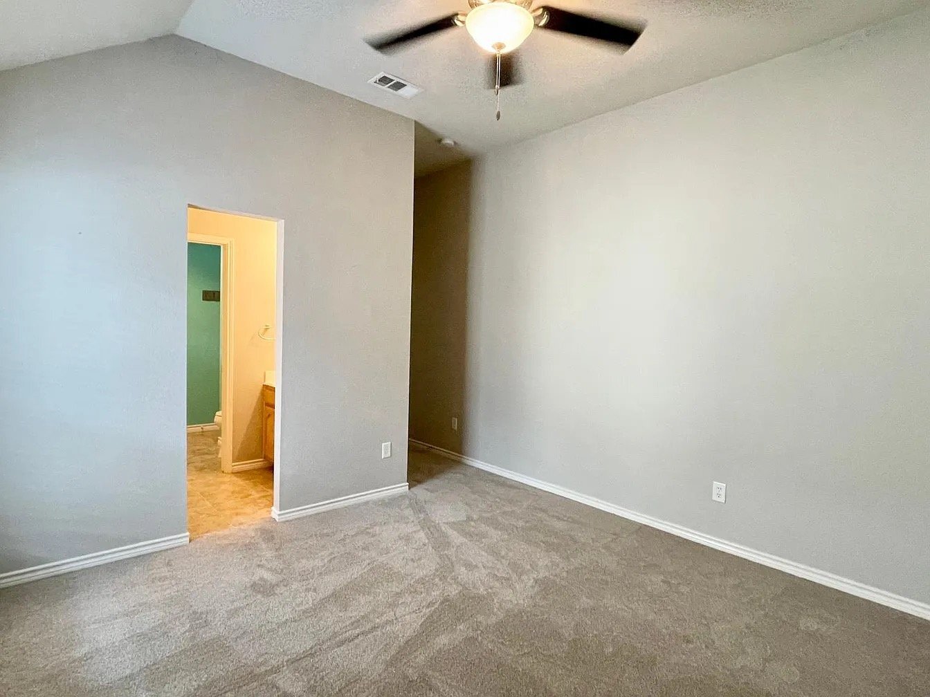 Building Photo - 5330 Golfside Dr