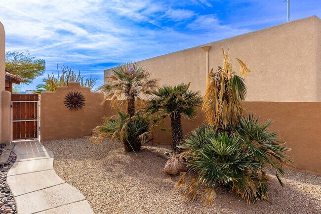 Building Photo - 3921 Aloha Ln