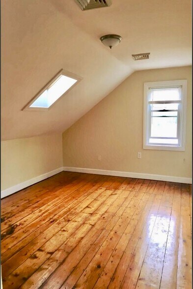 Building Photo - 42-44 Brighton Street (Maintenance Lease Up Only)