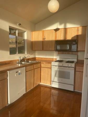 Building Photo - 500 Naalae Rd