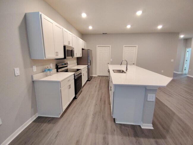 Building Photo - 1497 Fleur Dr