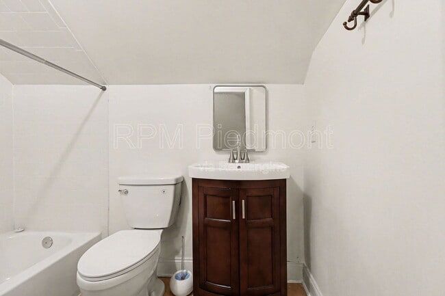 Building Photo - 160 Ormond St SE