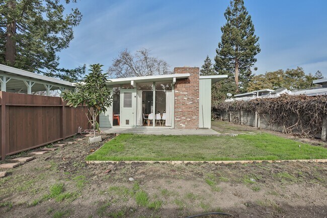 Building Photo - 352 Carolina Ln