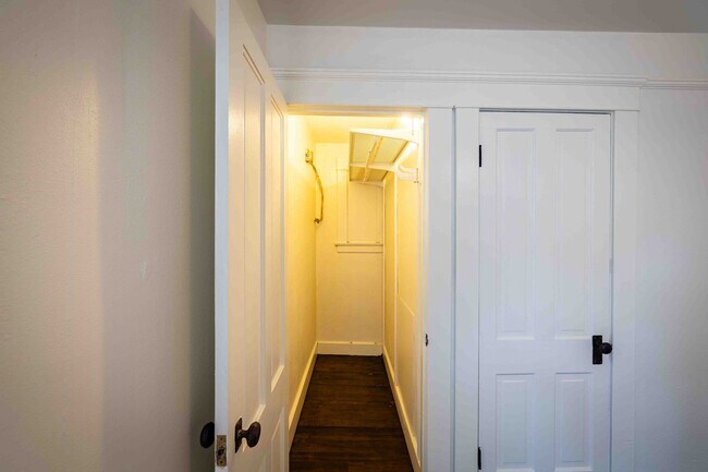 Building Photo - Georgia Street