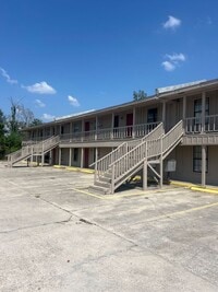 Building Photo - Sulphur - 1 Bedroom 1 Bath Apartment