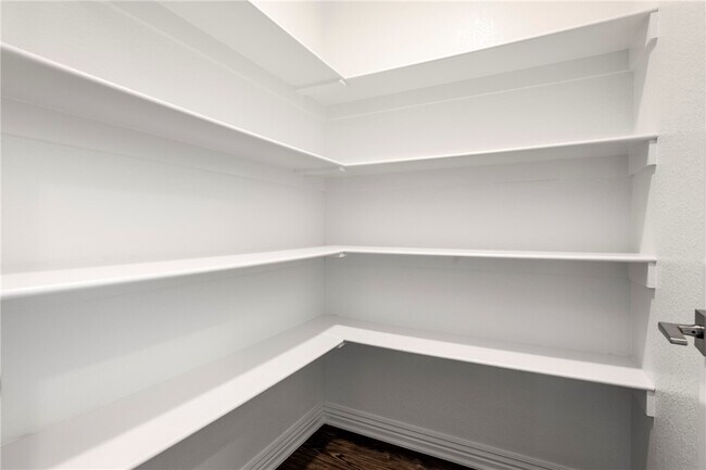 Building Photo - 121 Carrington Ave