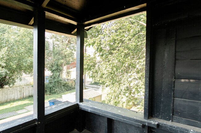 Building Photo - 415 Brightwood Ave