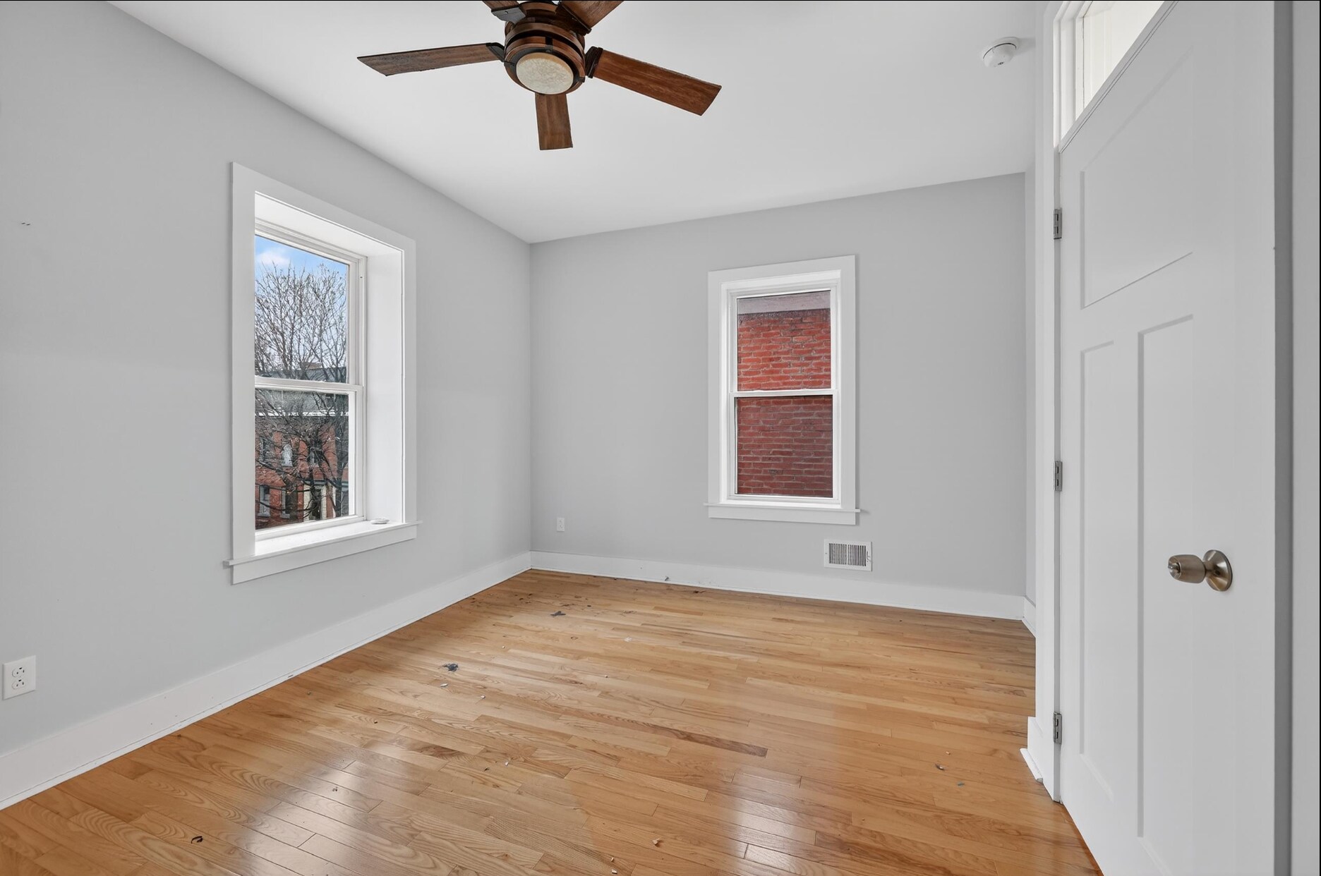 Building Photo - 5549 Columbo St