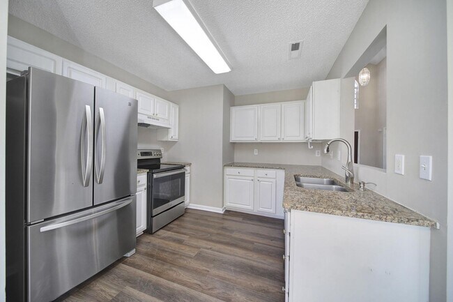 Building Photo - Lovely 3 Bed 2 Bath Home in Indian Trail o...