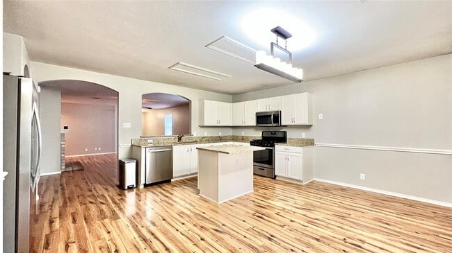 Building Photo - 1708 Carriage Hills Trail