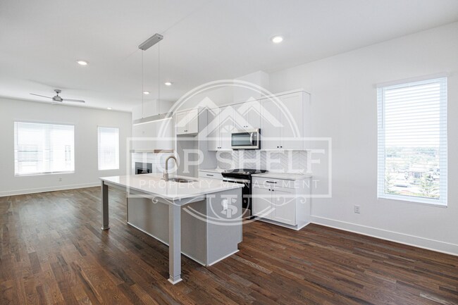 Building Photo - 1540 Millwood Pl