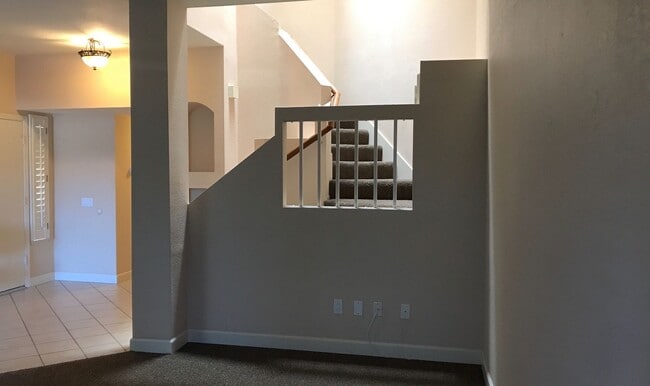 Building Photo - 2 Bed, 2.5 Bath Two-Story Condo with Garage