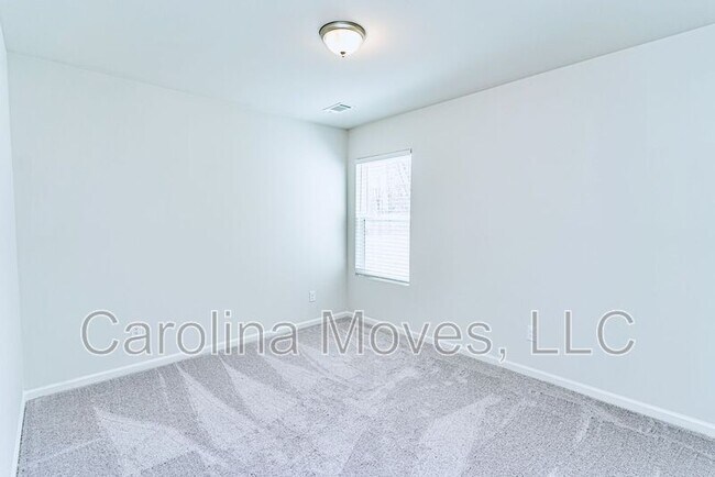 Building Photo - 638 Farmstead Trail