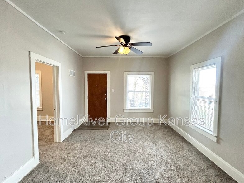 Building Photo - 1305 Oakley Ave