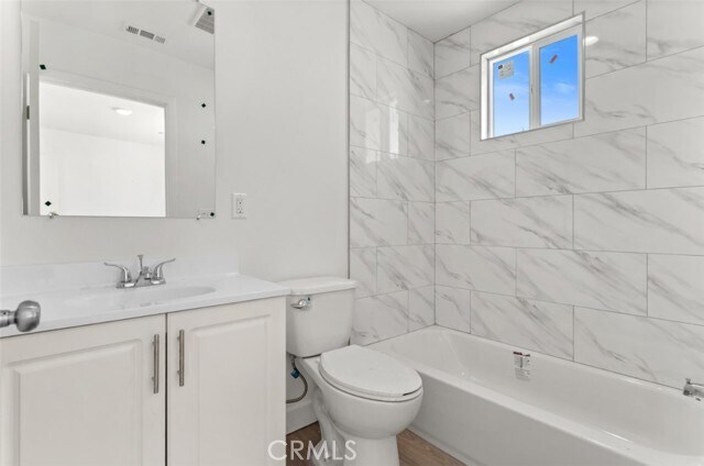 Building Photo - 705 W 80th St