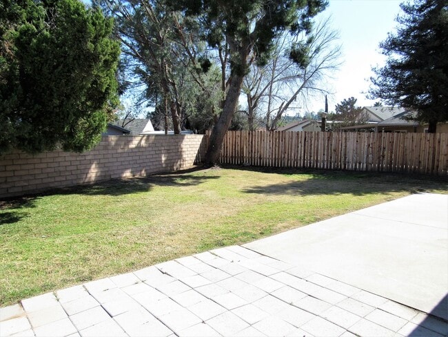 Building Photo - Spacious and Well Maintained 3 Bedroom 2 Bath single Family Home in The City of Riverside