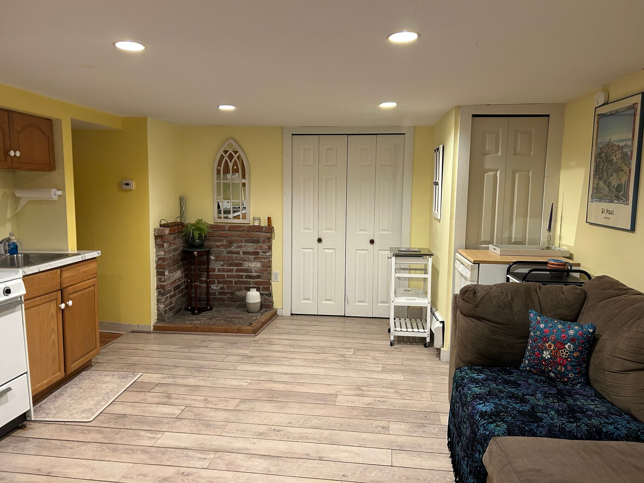 Building Photo - 8B Springfield Ct