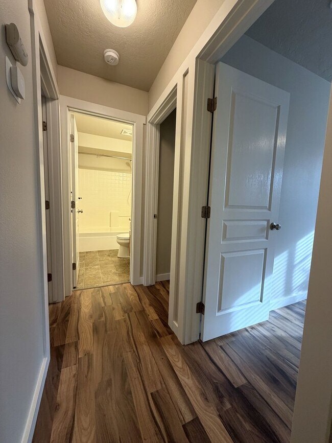 Building Photo - Perfect 4 bed 2.5 ba home in the desirable Sundance Subdiv. off McMillan & Meridian Rd.