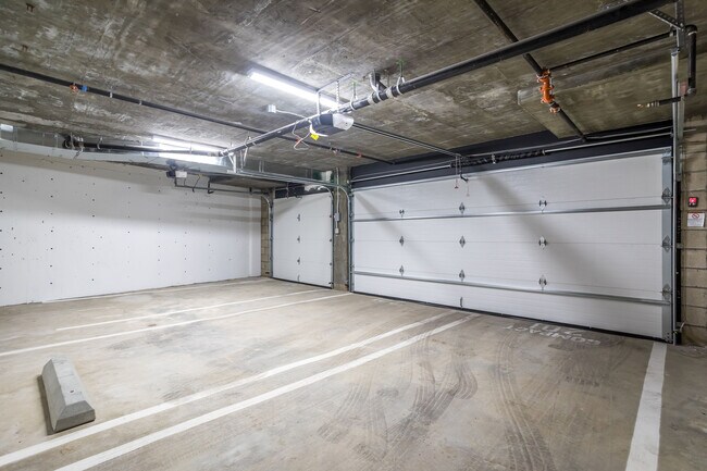 Building Photo - 1618 Hilts Ave