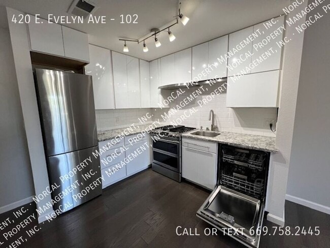 Building Photo - 420 E Evelyn Ave