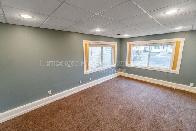 Building Photo - 2324 E South Crescent Ave