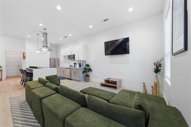 Building Photo - 2406 Merlin St