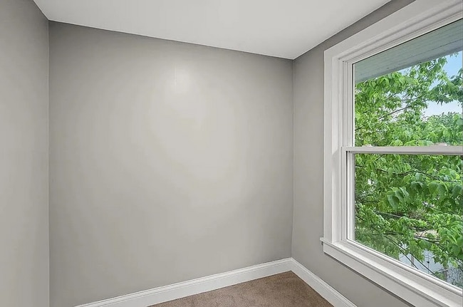 Building Photo - Gorgeous 4 or 5 bed 3.5 Bath in Madisonville!!