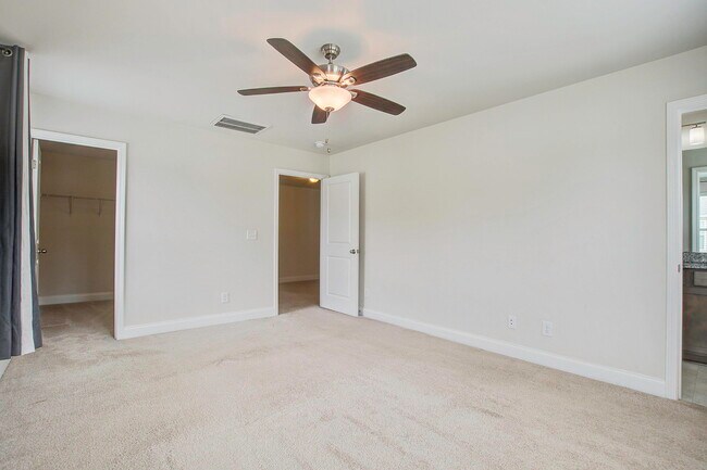 Building Photo - 7824 Montview Rd