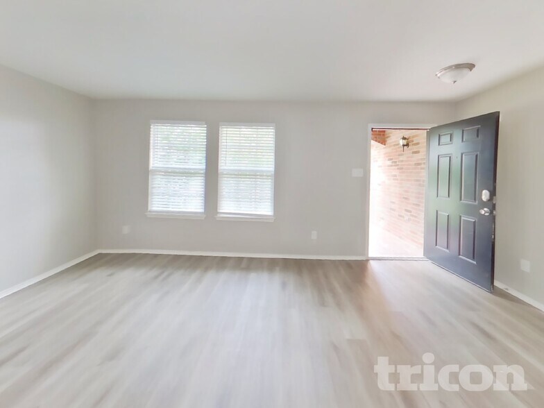 Building Photo - 50 Larkspur Dr