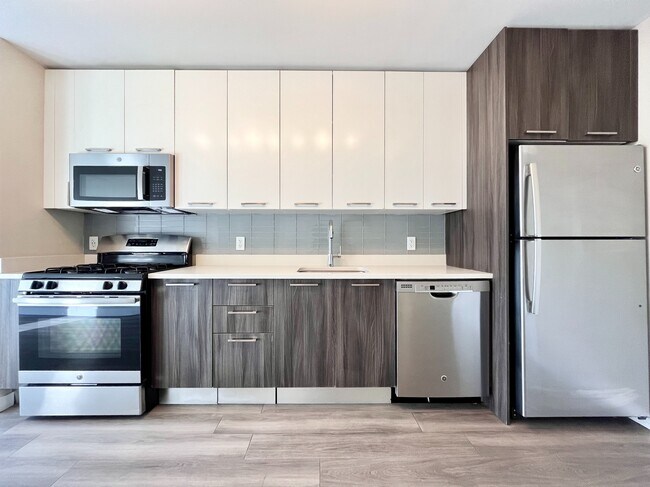 Building Photo - 1524 Sheepshead Bay Rd