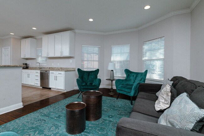 Building Photo - 3051 Falls Dr