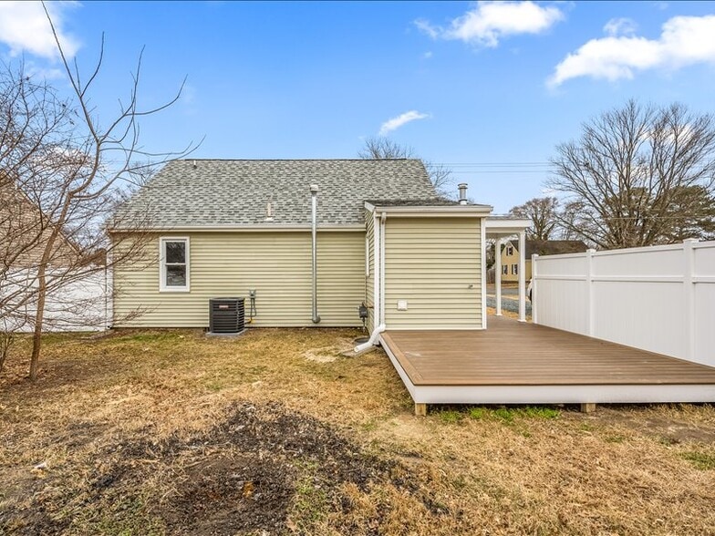 Building Photo - 600 Pacific Ave