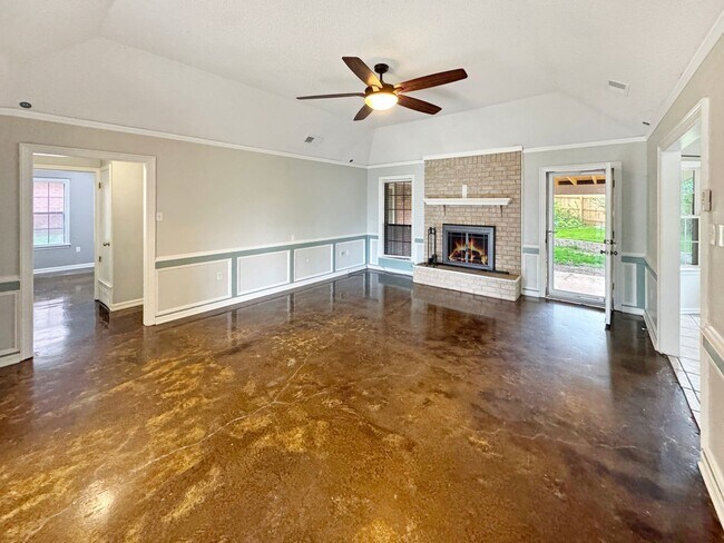 Building Photo - Spacious 3 bedroom 2 bath in Cordova