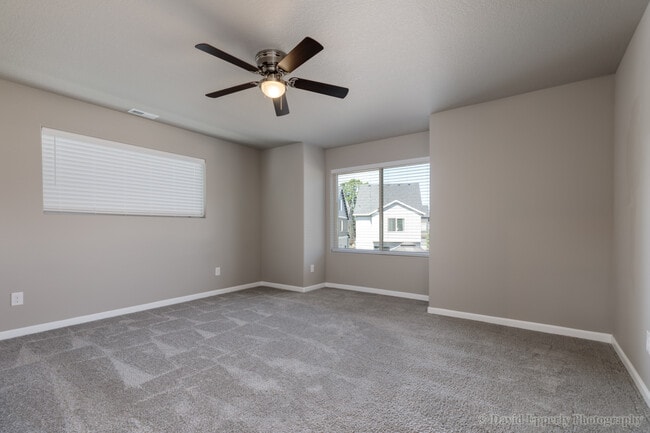 Building Photo - 495 NE 81st Ave