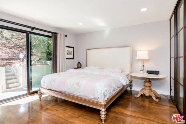 Building Photo - 2175 Ponet Dr