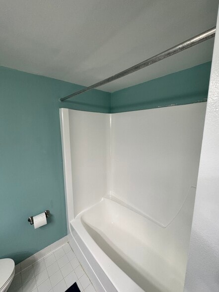 Building Photo - 10118 Little Pond Pl