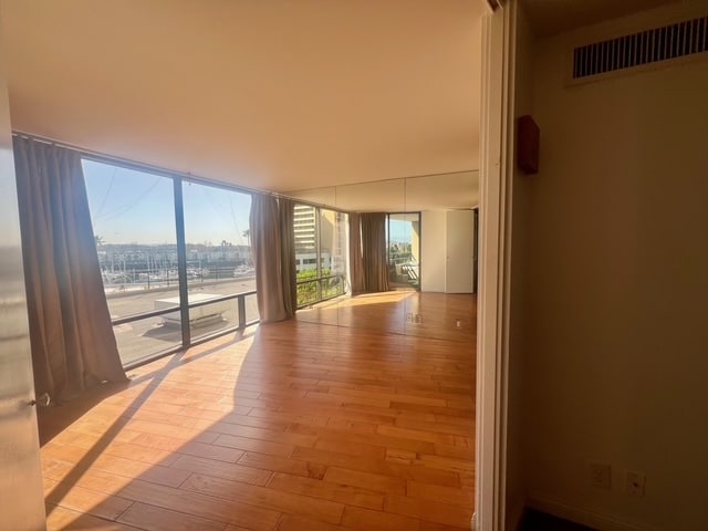 Bedroom - 4314 Marina City Dr