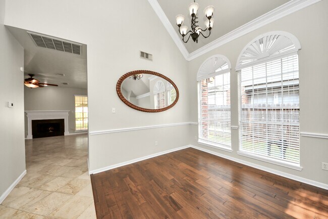 Building Photo - 4418 Ringrose Dr