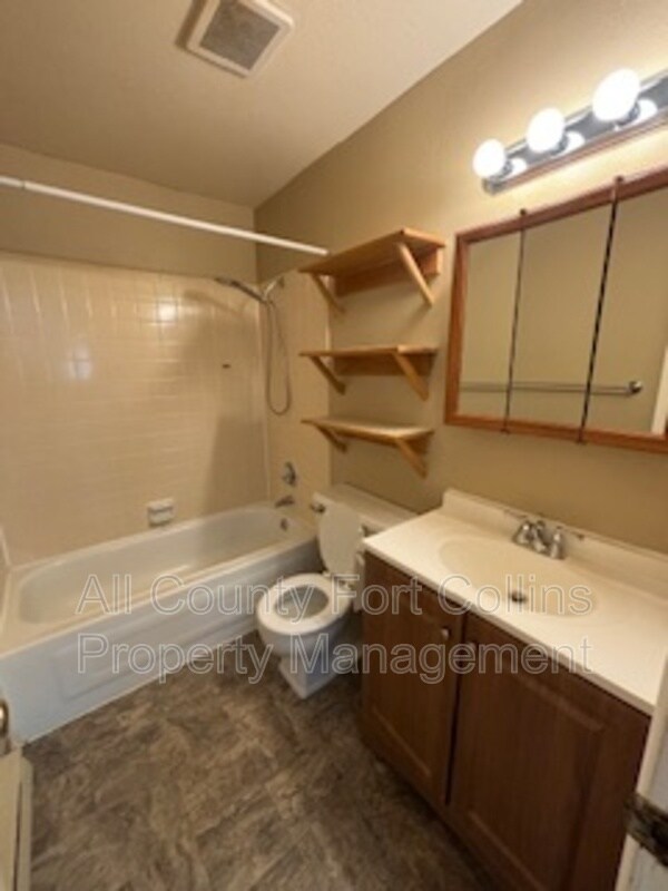 Building Photo - 1716 Erin Ct