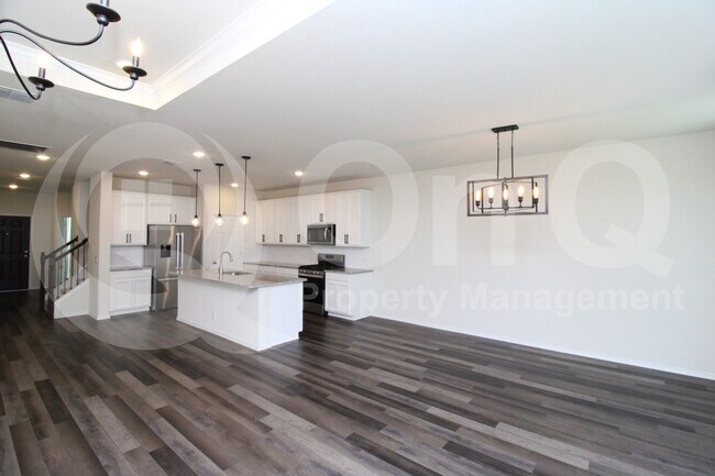 Building Photo - 5616 Cherrywood Wy
