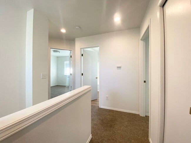 Building Photo - Fully renovated 4 bedroom Auburn Home