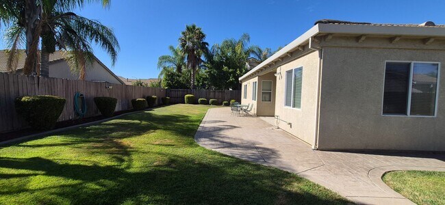 Building Photo - 1085 Crystal Springs Dr