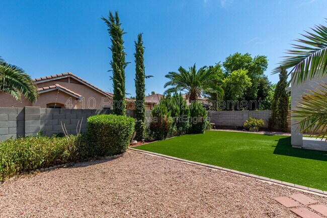 Building Photo - 3748 E Betsy Ln