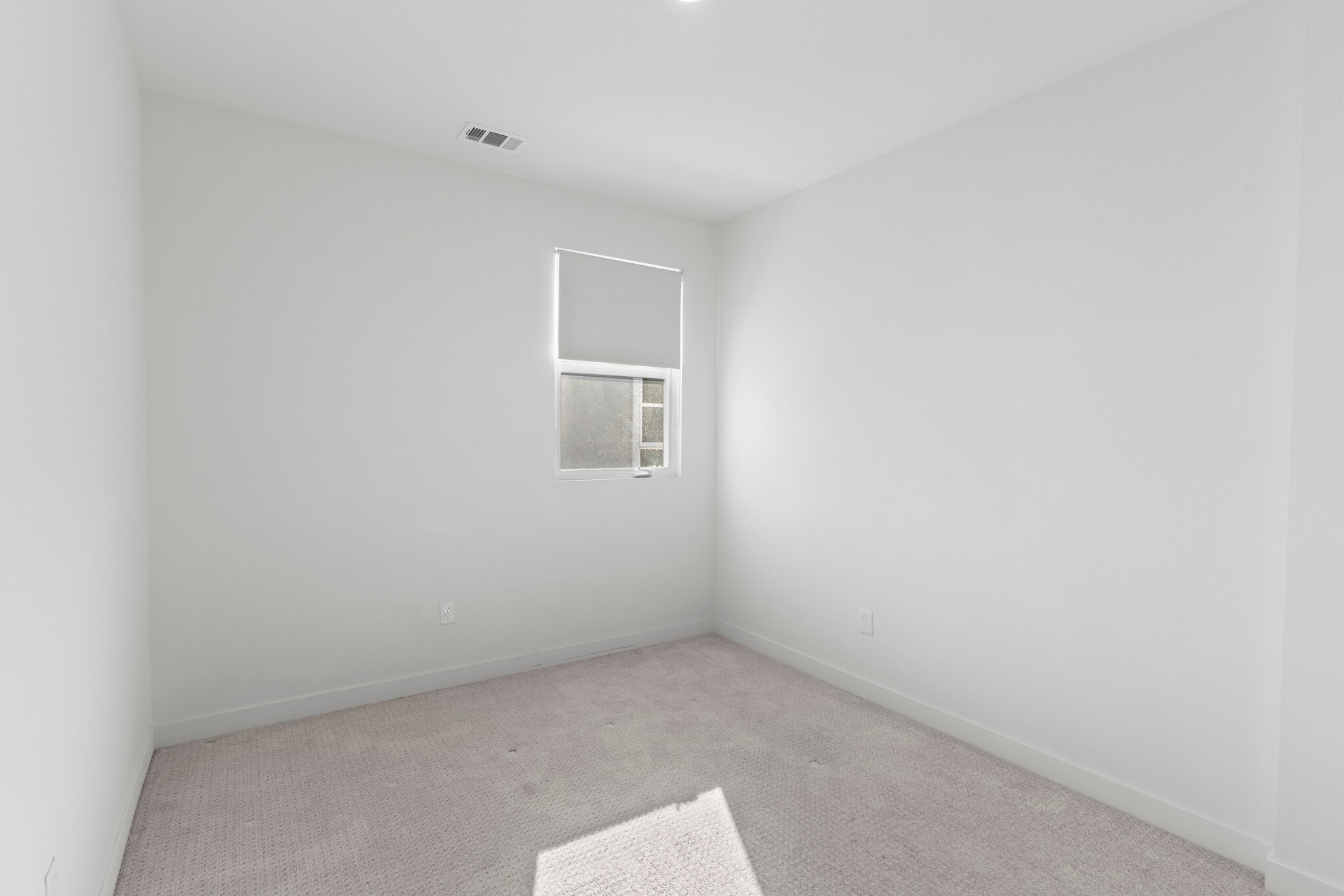 Building Photo - 2700 E Chaucer