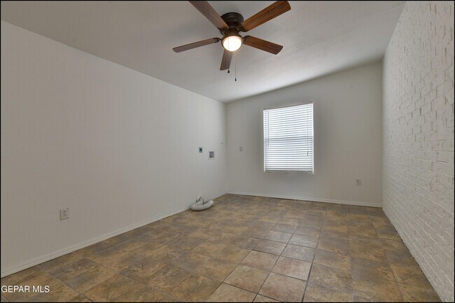 Building Photo - 7958 Starry Night Dr