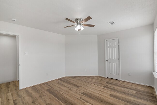 Building Photo - 6727 Shelby Oaks Dr